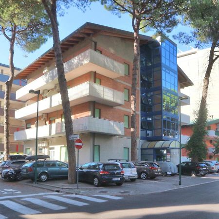 Elena Lägenhet Lignano Sabbiadoro Exteriör bild