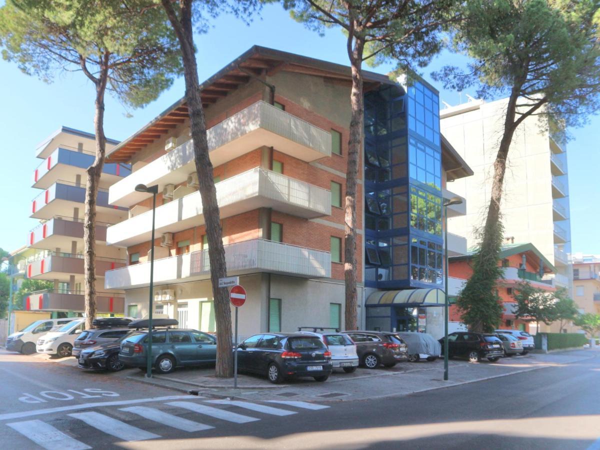 Elena Lägenhet Lignano Sabbiadoro Exteriör bild