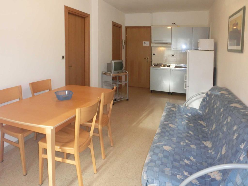 Elena Lägenhet Lignano Sabbiadoro Exteriör bild