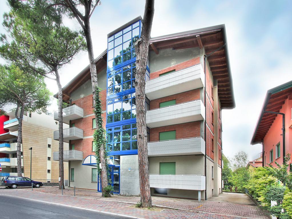 Elena Lägenhet Lignano Sabbiadoro Exteriör bild
